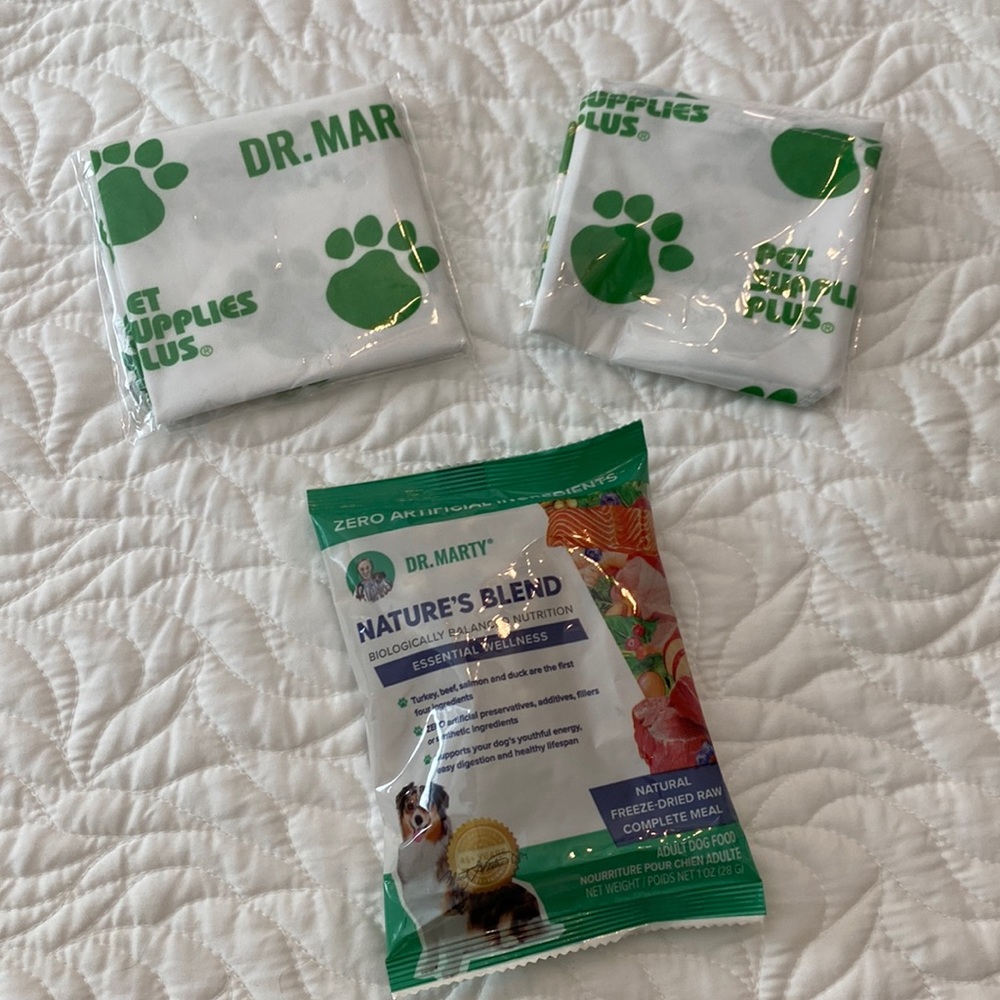 Dr Marty natures blend dog bundle of 3 - 2x bandannas & 1x meal